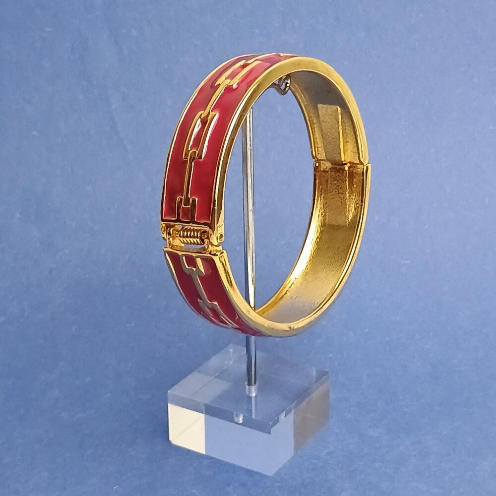 Chain Link Pattern Purplish Dark Red Enamel Hinge Cuff Bangle Bracelet Gold Tone